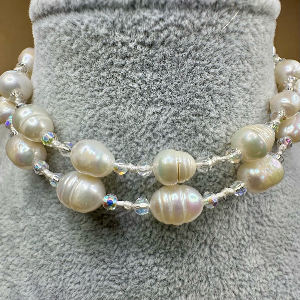 NEW-Handmade Classic White Pearl and Crystal Bead Necklace - Picture 4 of 12
